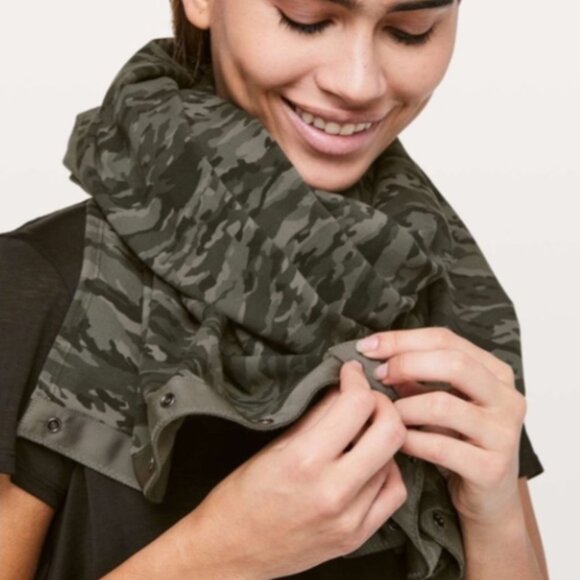Lululemon Vinyasa Scarf in Cotton Evergreen Camo Green Multi NWT